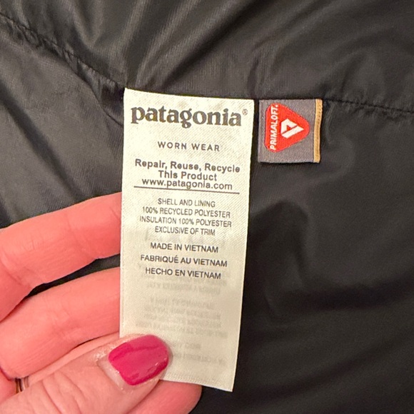 Patagonia Men's Black Quilted Vest - Picture 4 of 7